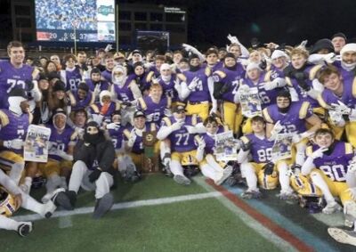 Varsity Football: Avon High School vs Steele High School image - click to enlarge